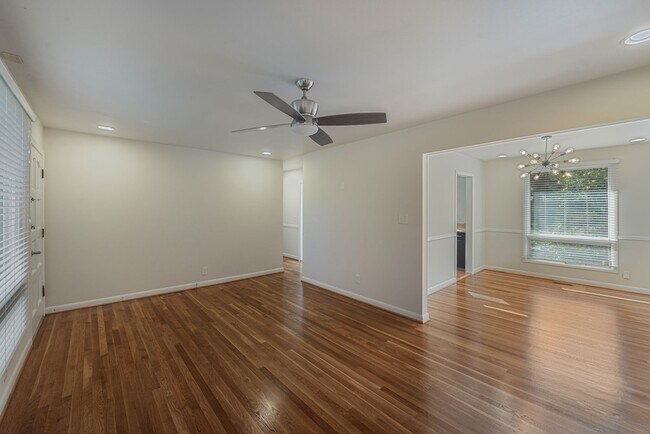 Building Photo - 584 Joyce Ln