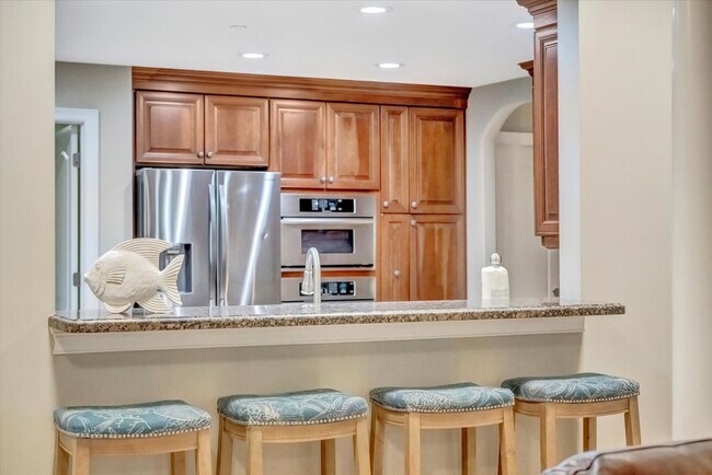 Building Photo - 6406 Gulf Dr