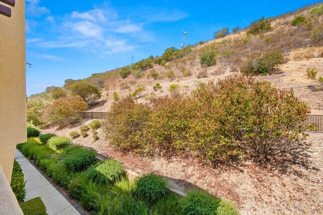 Building Photo - Mission Valley 3 Bedroom Townhome at Escal...