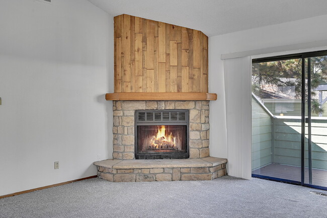 Building Photo - $1,945.95  - $500 OFF First Month's Rent - 3 Bedrooms, 2 Bathrooms Townhouse in Aurora with Washe...