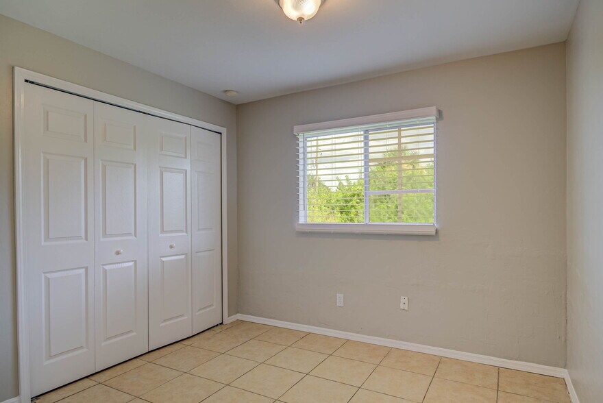 Middle Bedroom Closet and window - 704 Ichabod Ave S