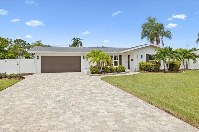 Primary Photo - 3800 Bayshore Blvd NE