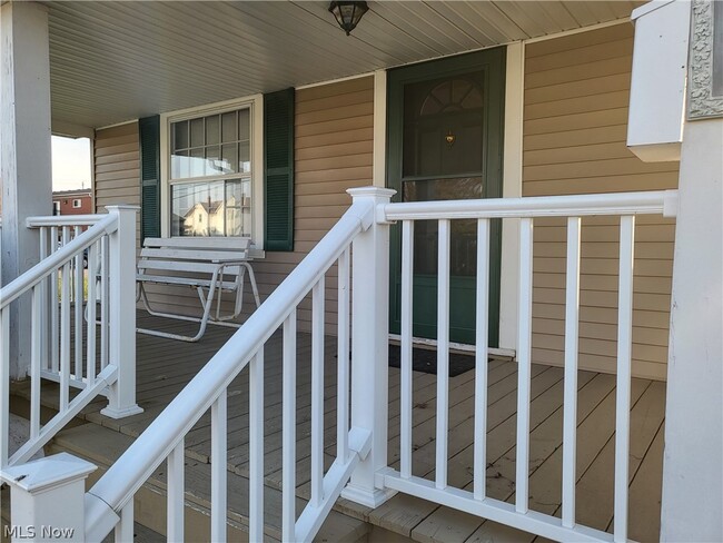 Building Photo - 108 Arizona Ave