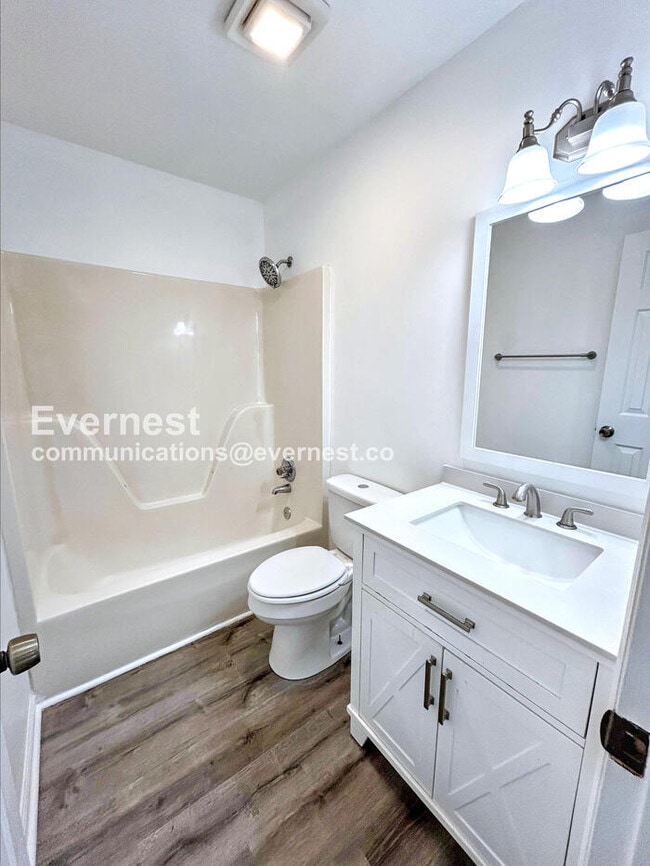 Building Photo - 3214 Westbury Dr