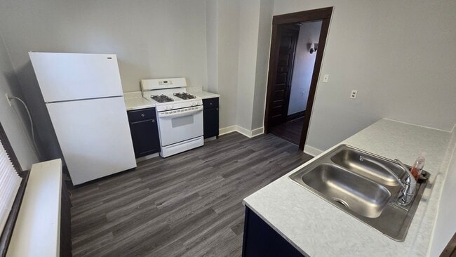 Building Photo - 4848 Commonwealth St