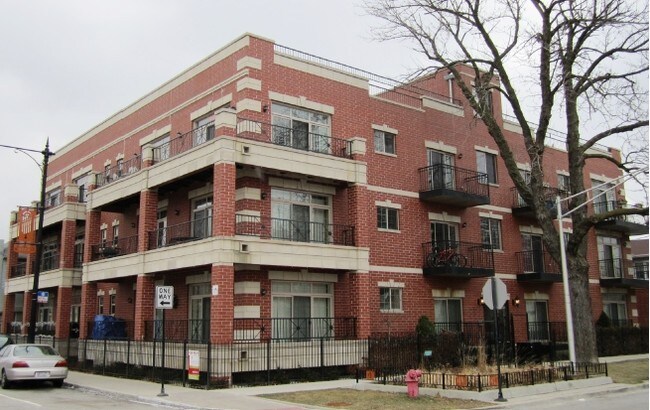 Primary Photo - 4755 N Kilbourn Ave