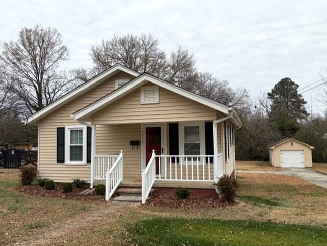 Primary Photo - ~~~ What a gem!!- 2 Bedroom Home w/Great features!~~~