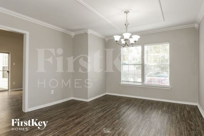 Building Photo - 1705 Wallingford Dr