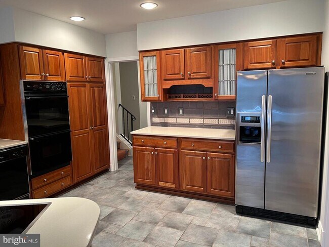 Building Photo - 6830 Pacific Ln