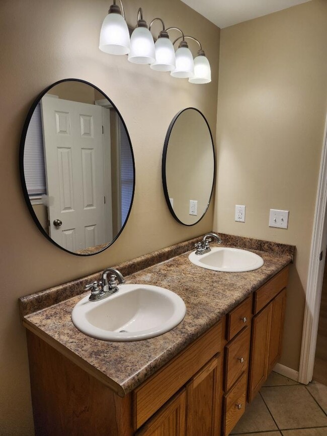 Building Photo - 4690 Opal Dr