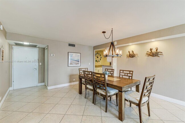 Building Photo - 6039 Collins Ave