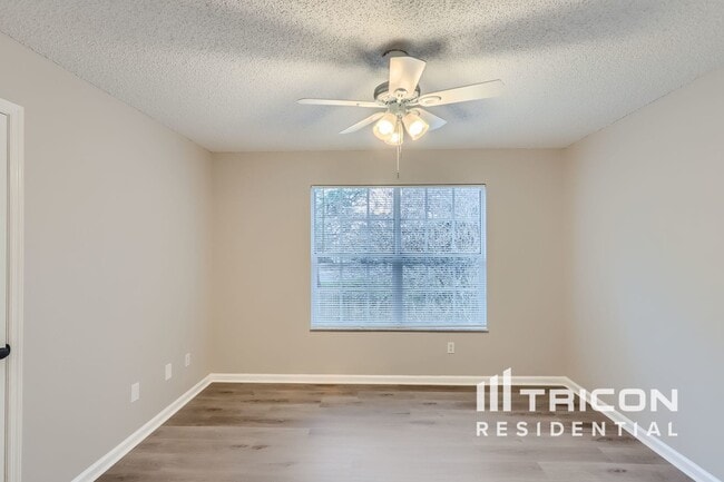 Building Photo - 832 Garden Glen Loop