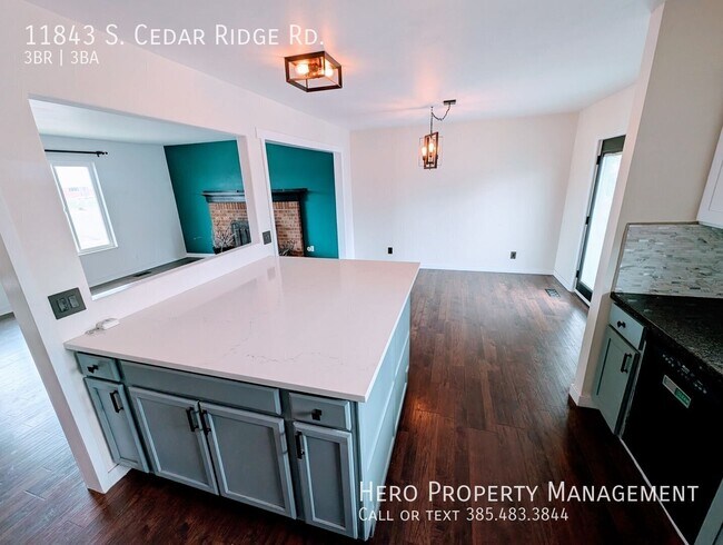 Building Photo - 11843 S Cedar Ridge Rd