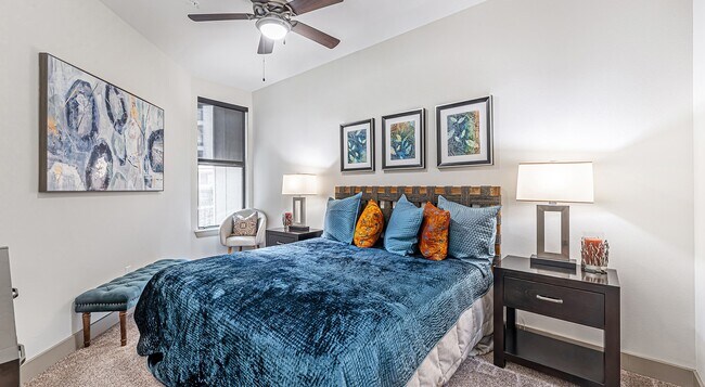 Building Photo - 1 Bed W/ Luxury and Style!