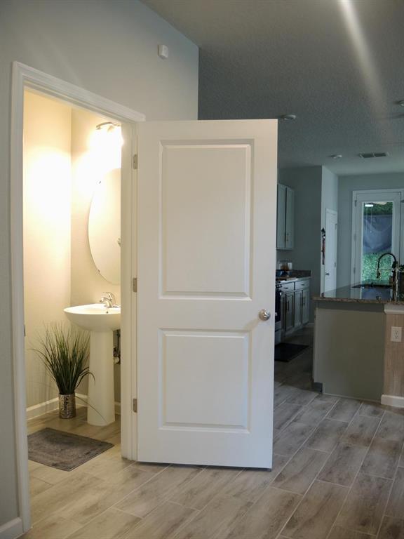 Building Photo - 5957 Glory Bower Dr