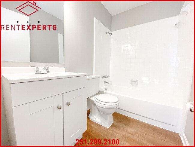 Building Photo - 1075 Seven Hills Curve S