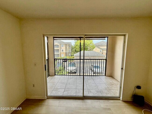 Building Photo - 940 Village Trail