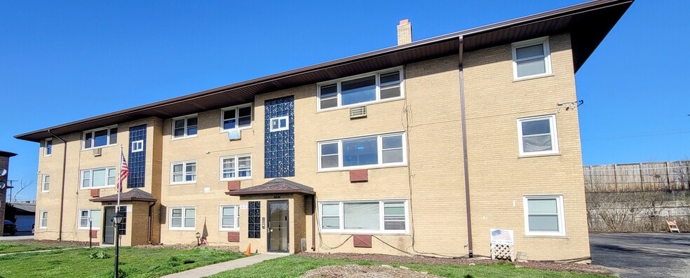 Primary Photo - 11011-11013 S Lloyd Dr