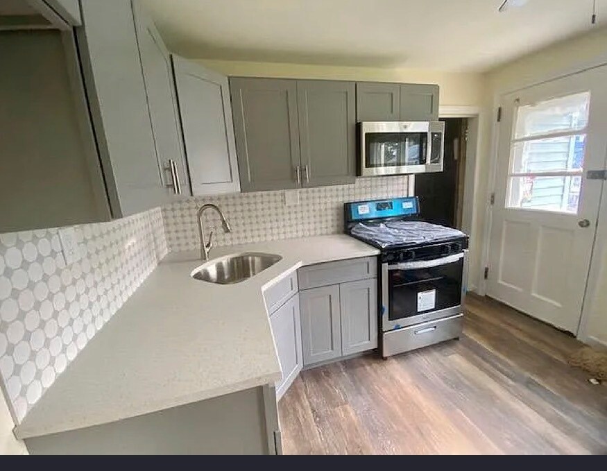 Building Photo - 244 Woodlawn Cir