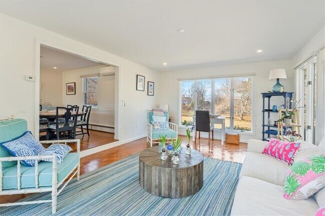 Building Photo - 98 Hargraves Dr