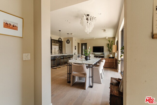Building Photo - 12765 Bluff Creek Dr