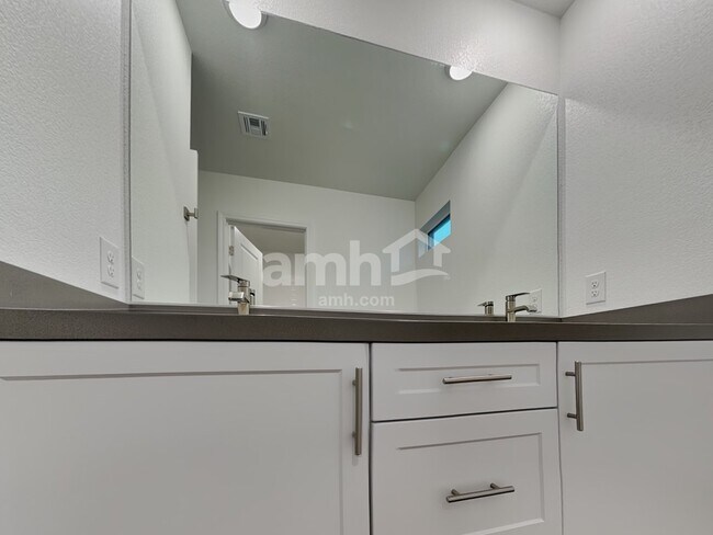 Building Photo - 3324 Blodwen St