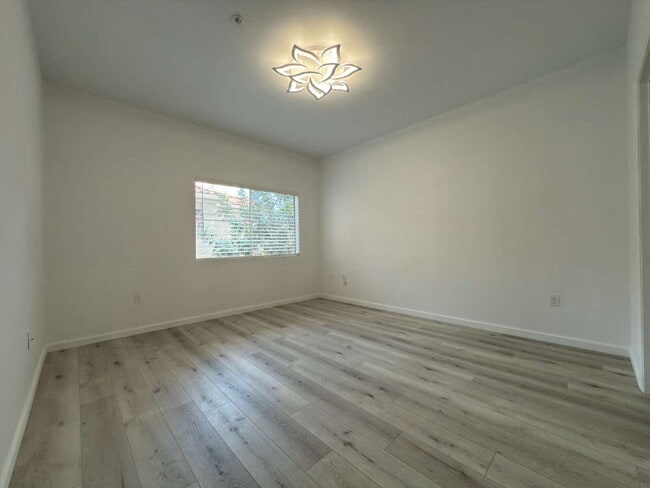 Building Photo - "Charming 1-Bedroom Retreat with Fireplace & Pool in Phoenix Oasis!"