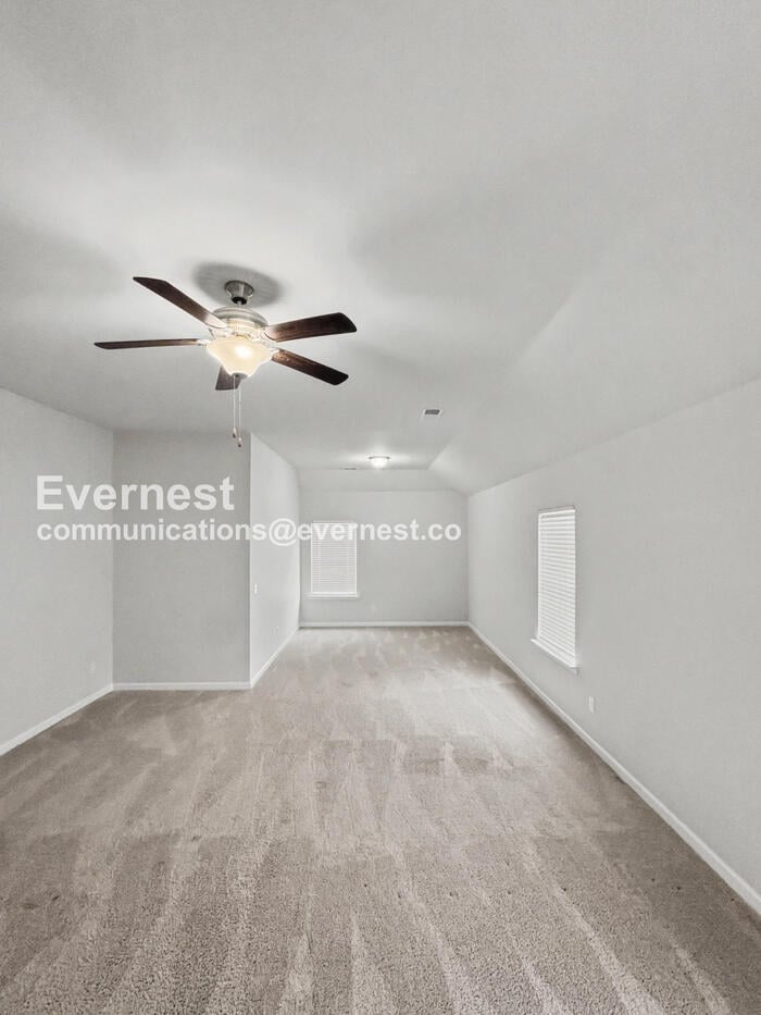 Building Photo - 320 Paxton LN