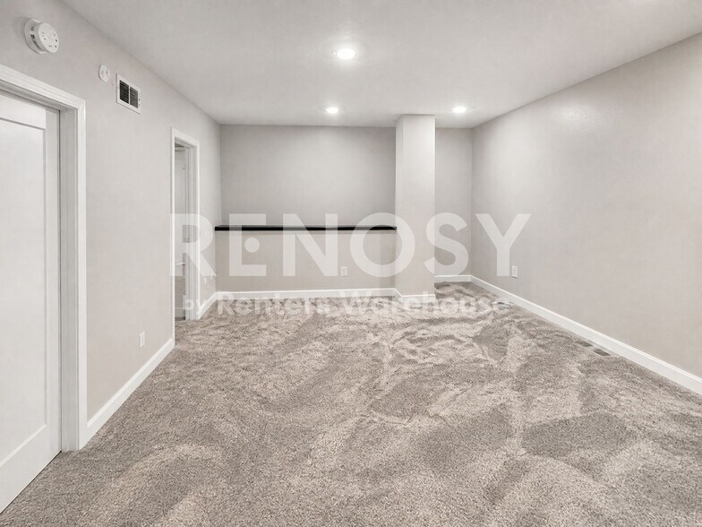 Building Photo - 10598 Weston Wy N