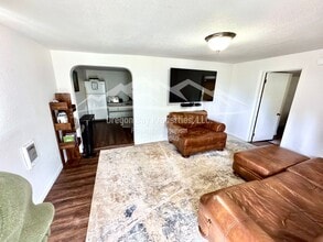 Building Photo - Bay Park Lane Duplex