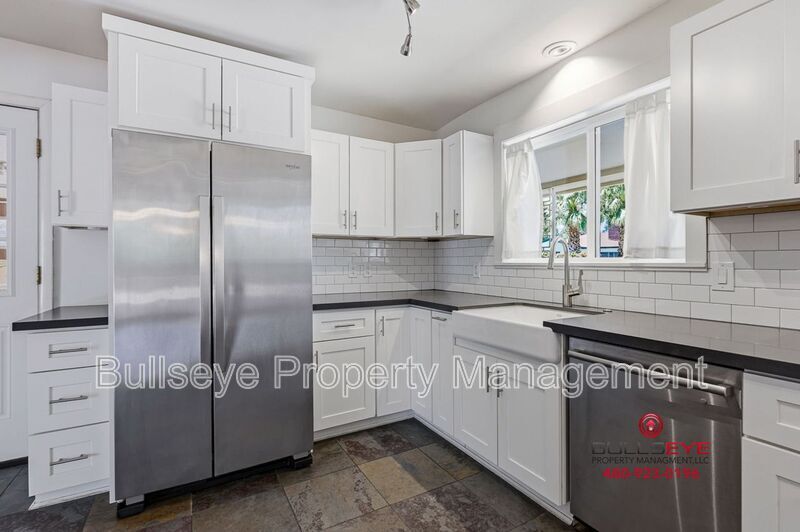 Building Photo - 1617 W Flower Cir N