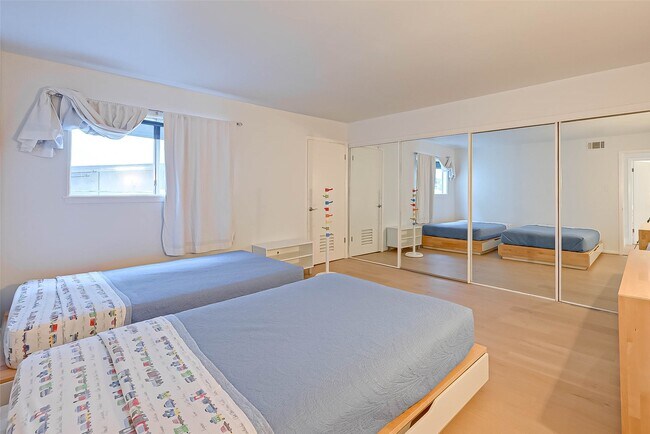 Building Photo - 39 River Hollow Ln