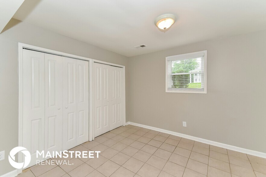 Building Photo - 2882 Green Trail Dr