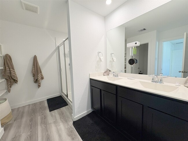 Building Photo - 2913 Crown Gate Dr