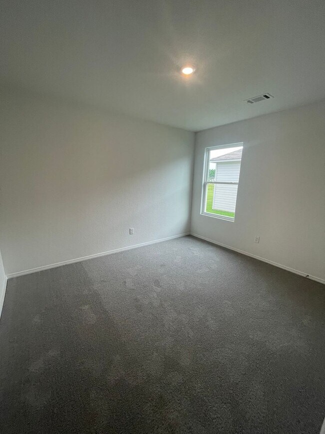 Building Photo - Home For Rent!
