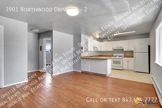 Primary Photo - 3901 Northwood Dr