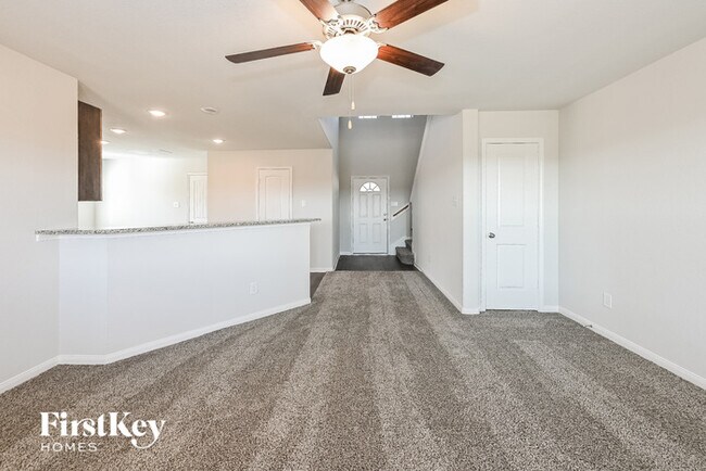 Building Photo - 25590 Roy Rogers Ct