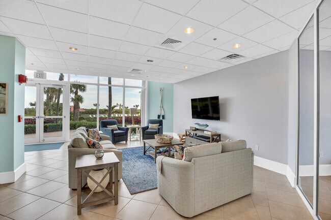 Building Photo - 3880 N Hwy A1A