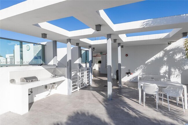 Building Photo - 1133 102nd St