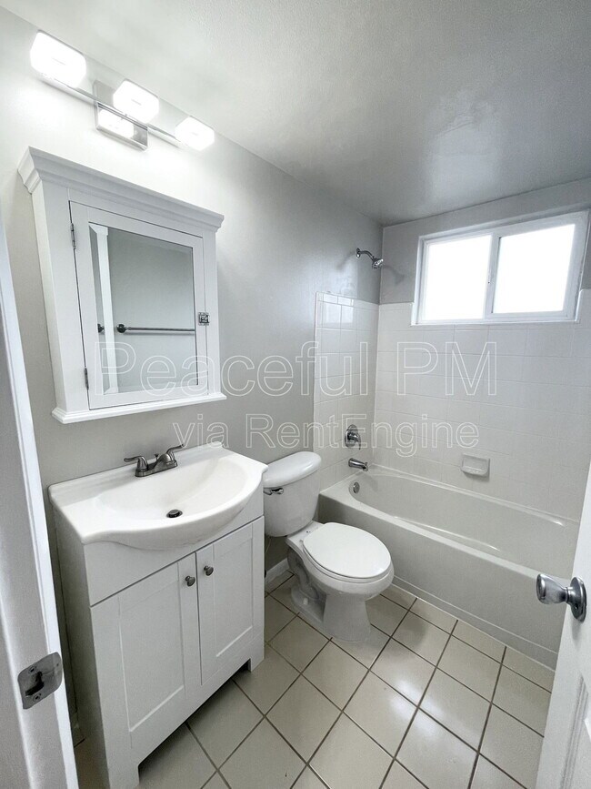 Building Photo - 650 N 300 W