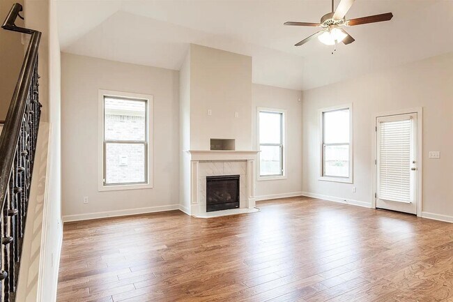 Building Photo - 499 Dogwood Valley Dr