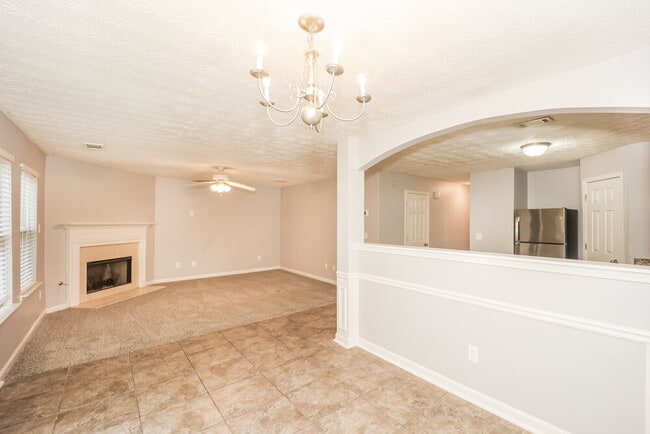 Building Photo - 9497 Lakeview Rd