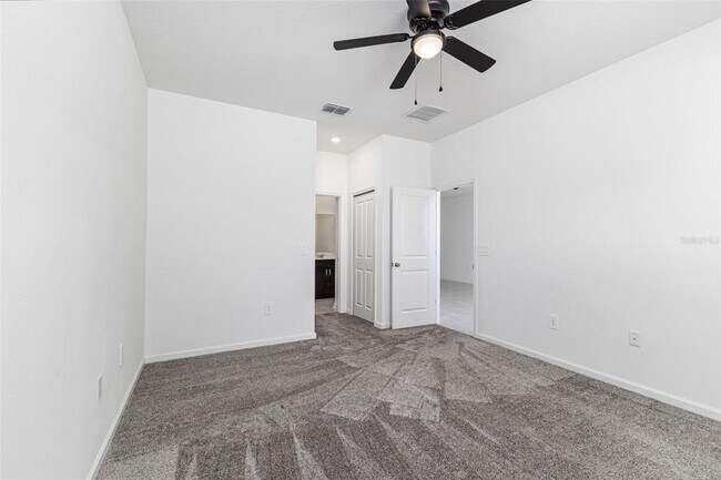 Building Photo - 1121 Deepwater Cir