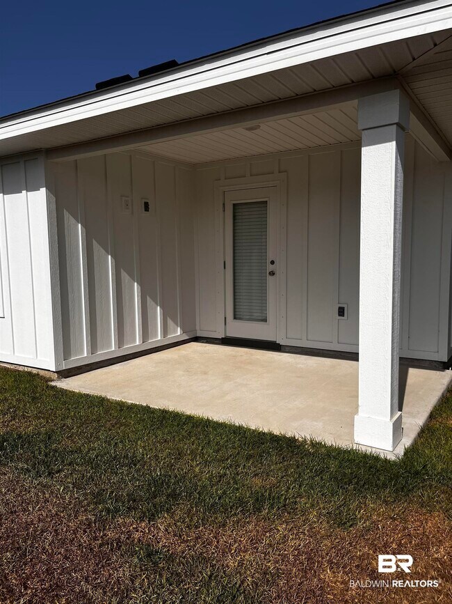 Building Photo - 7047 Camp St