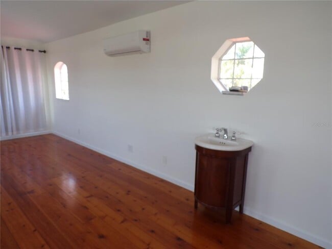 Building Photo - 179 Maria Ct