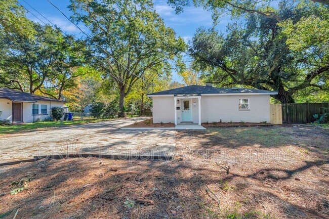 Building Photo - 1757 Skinner Ave