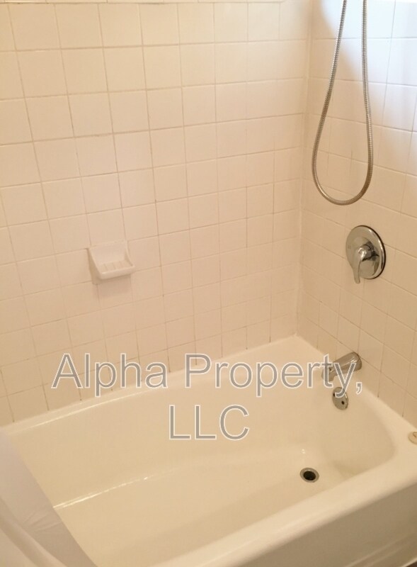 Building Photo - 304 Donnybrook Ave