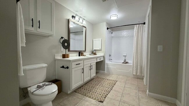 Building Photo - 15000 W Airport Blvd