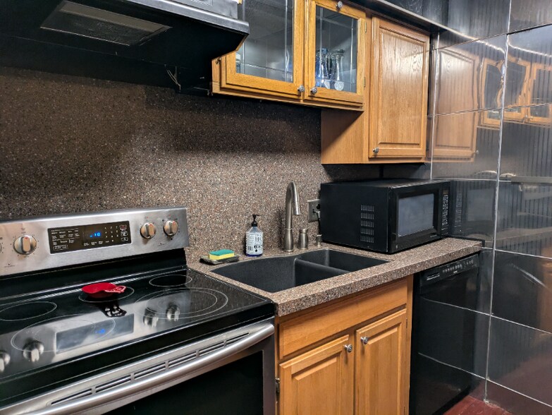 Building Photo - 1020 15th St