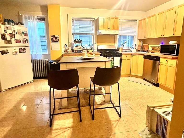 Building Photo - 82 Columbus Ave